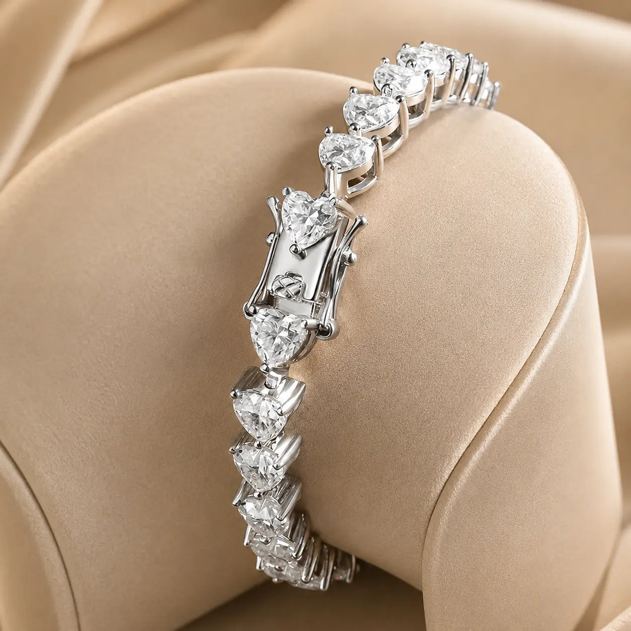 Amelisse™ Heart-Cut Moissanite Tennis Bracelet for Women